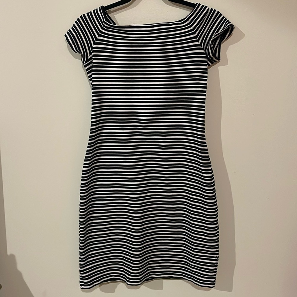 Summer dress in style. Black and white